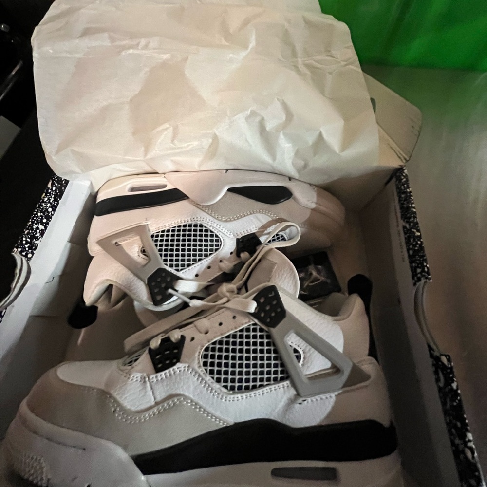 Air Jordan 4 Retro Ps Military Black